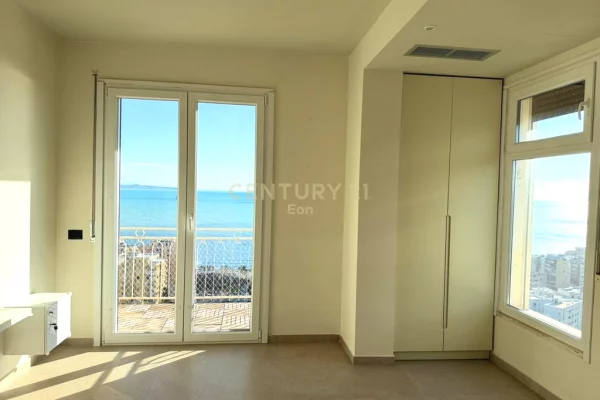 Shtepi ne shitje Apartament ne Durres, 2+1, Mobilimi E mobiluar, Pagesa 260,000  Euro.