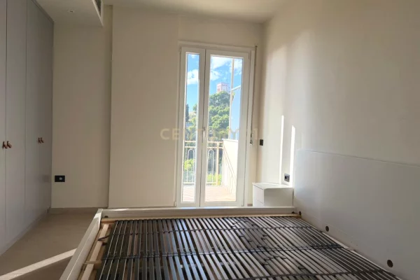 Shtepi ne shitje Apartament ne Durres, 2+1, Mobilimi E mobiluar, Pagesa 260,000  Euro.