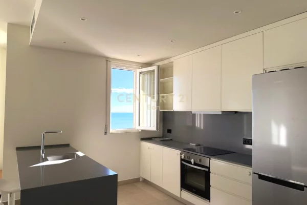 Shtepi ne shitje Apartament ne Durres, 2+1, Mobilimi E mobiluar, Pagesa 260,000  Euro.