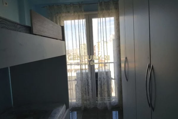 Shtepi ne shitje Apartament ne Durres, 2+1, Mobilimi E mobiluar, Pagesa 312,500  Euro.