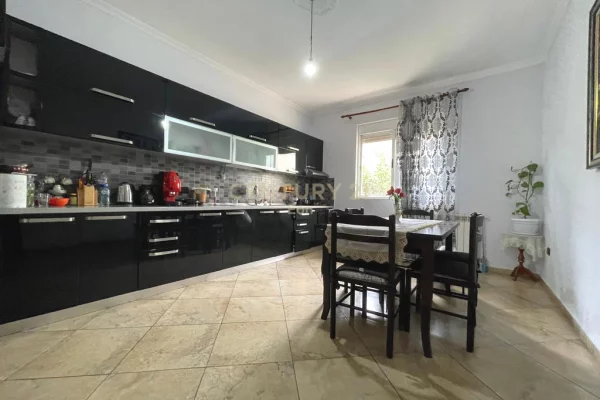 Shtepi ne shitje 4+1 ne Durres - 250,000 Euro