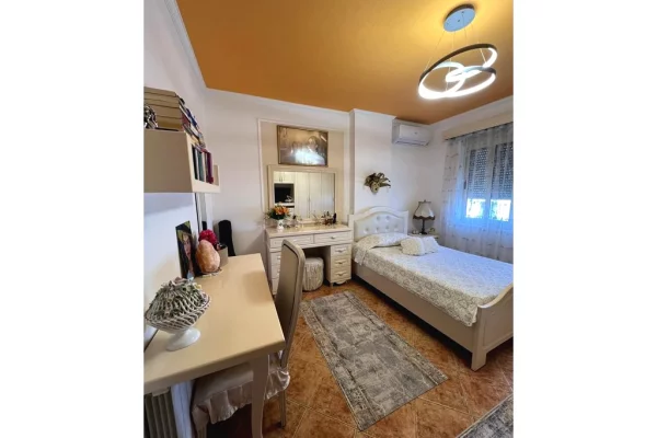 Shtepi ne shitje Apartament ne Durres, 3+1, Mobilimi E mobiluar, Pagesa 295,000  Euro.