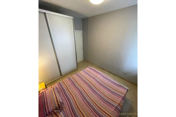 Shtepi ne shitje Apartament ne Durres, 2+1, Mobilimi Pjeserisht e mobiluar, Pagesa 87,000  Euro.