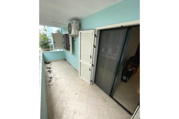 Shtepi ne shitje Apartament ne Durres, 2+1, Mobilimi Pjeserisht e mobiluar, Pagesa 87,000  Euro.