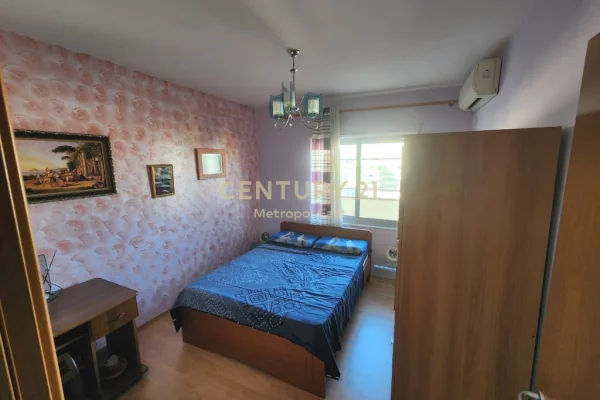 Shtepi ne shitje Apartament ne Durres, 2+1, Mobilimi E mobiluar, Pagesa 130,000  Euro.