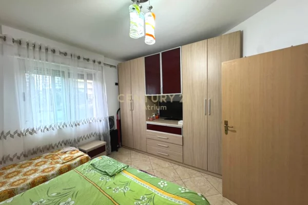 Shtepi ne shitje Apartament ne Durres, 1+1, Mobilimi E mobiluar, Pagesa 120,000  Euro.
