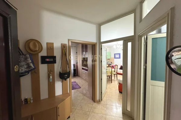 Shtepi ne shitje Apartament ne Durres, 1+1, Mobilimi E mobiluar, Pagesa 120,000  Euro.