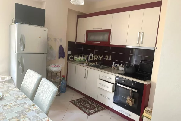 Shtepi ne shitje Apartament ne Durres, 1+1, Mobilimi E mobiluar, Pagesa 110,000  Euro.