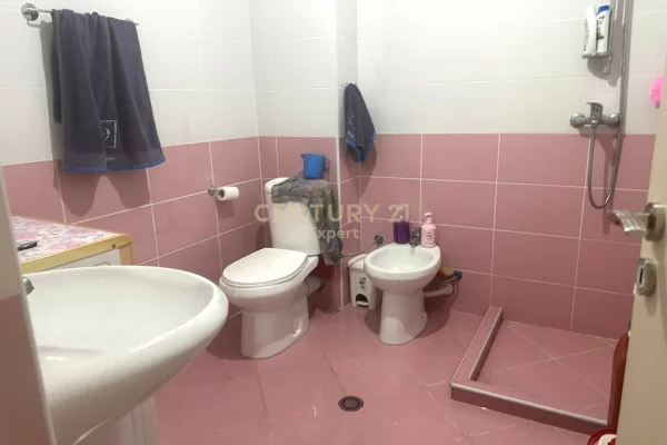 Shtepi ne shitje Apartament ne Durres, 1+1, Mobilimi E mobiluar, Pagesa 110,000  Euro.