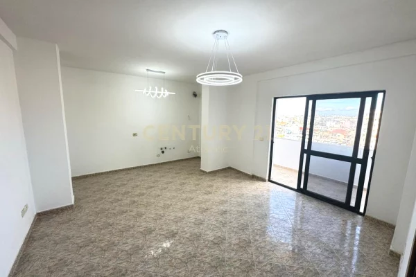 Shtepi ne shitje Apartament ne Durres, 2+1, Mobilimi Bosh, pa mobiluar, Pagesa 115,000  Euro.