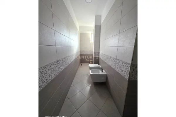 Shtepi ne shitje Apartament ne Durres, 2+1, Mobilimi E mobiluar, Pagesa 155,000  Euro.