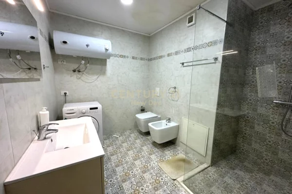 Shtepi ne shitje Apartament ne Durres, 1+1, Mobilimi E mobiluar, Pagesa 220,000  Euro.