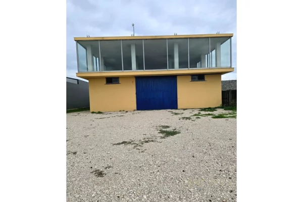 Ambient biznesi ne shitje 4+1 ne Kavaje - 350,000 Euro