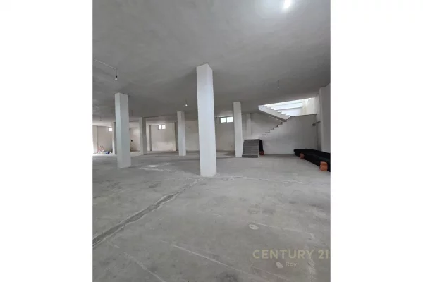 KAPANON EKSKLUZIV NE DALJE TE KAVAJES – POZICION STRATEGJIK BUZE RRUGES!