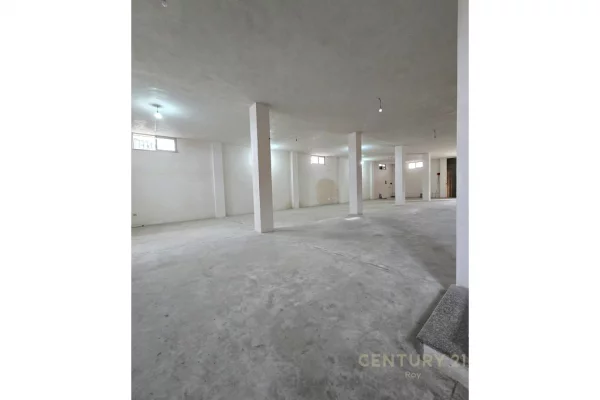 KAPANON EKSKLUZIV NE DALJE TE KAVAJES – POZICION STRATEGJIK BUZE RRUGES!