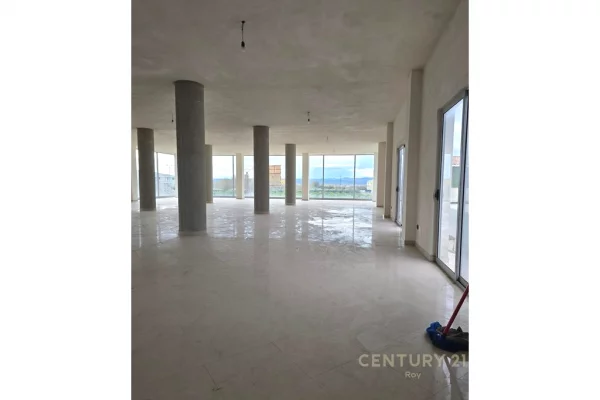 KAPANON EKSKLUZIV NE DALJE TE KAVAJES – POZICION STRATEGJIK BUZE RRUGES!