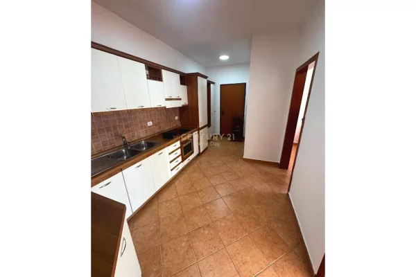 Shtepi ne shitje Apartament ne Durres, 1+1, Mobilimi Pjeserisht e mobiluar, Pagesa 200,000  Euro.