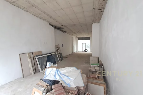 Ambient Komercial Ne Shitje ne Lagja nr.18, Durres 