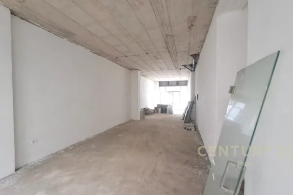 Ambient Komercial Ne Shitje ne Lagja nr.18, Durres 