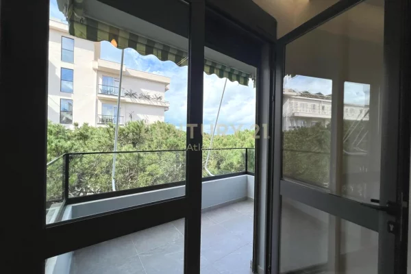 Shtepi ne shitje Apartament ne Durres, 2+1, Mobilimi Pjeserisht e mobiluar, Pagesa 135,000  Euro.