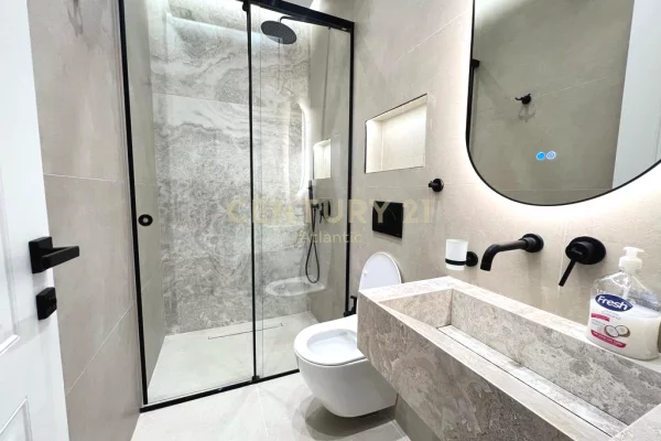 Shtepi ne shitje Apartament ne Durres, 2+1, Mobilimi Pjeserisht e mobiluar, Pagesa 135,000  Euro.