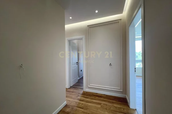 Shtepi ne shitje Apartament ne Durres, 2+1, Mobilimi Pjeserisht e mobiluar, Pagesa 135,000  Euro.