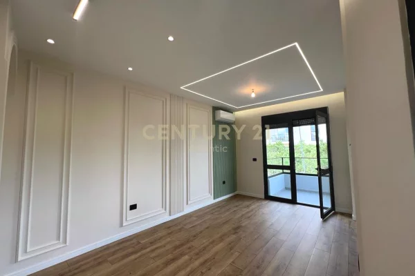 Shtepi ne shitje Apartament ne Durres, 2+1, Mobilimi Pjeserisht e mobiluar, Pagesa 135,000  Euro.