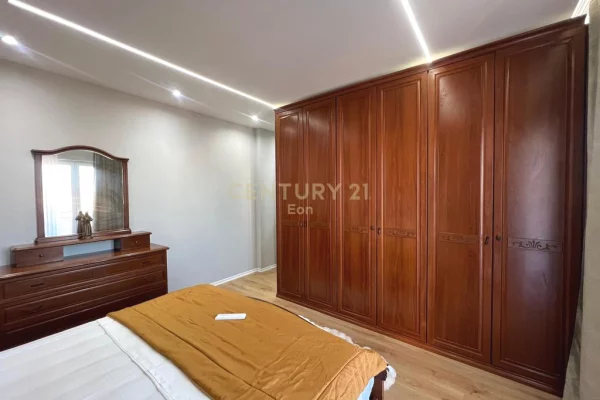 Shtepi ne shitje Apartament ne Durres, 3+1, Mobilimi E mobiluar, Pagesa 200,000  Euro.