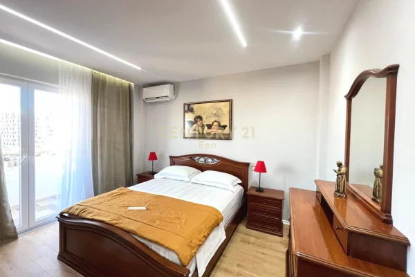 Shtepi ne shitje Apartament ne Durres, 3+1, Mobilimi E mobiluar, Pagesa 200,000  Euro.