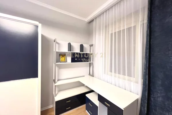 Shtepi ne shitje Apartament ne Durres, 3+1, Mobilimi E mobiluar, Pagesa 200,000  Euro.