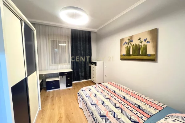 Shtepi ne shitje Apartament ne Durres, 3+1, Mobilimi E mobiluar, Pagesa 200,000  Euro.