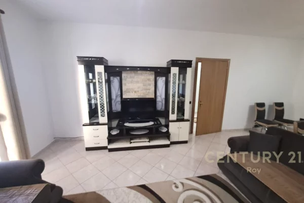 Shtepi ne shitje Apartament ne Durres, 2+1, Mobilimi Pjeserisht e mobiluar, Pagesa 156,000  Euro.