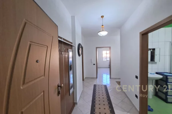 Shtepi ne shitje Apartament ne Durres, 2+1, Mobilimi Pjeserisht e mobiluar, Pagesa 156,000  Euro.