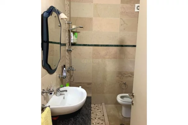 Shtepi ne shitje Apartament ne Durres, 1+1, Mobilimi Pjeserisht e mobiluar, Pagesa 132,000  Euro.