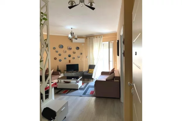 Shtepi ne shitje Apartament ne Durres, 1+1, Mobilimi Pjeserisht e mobiluar, Pagesa 132,000  Euro.