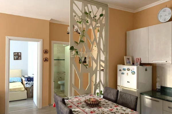 Shtepi ne shitje Apartament ne Durres, 1+1, Mobilimi Pjeserisht e mobiluar, Pagesa 132,000  Euro.
