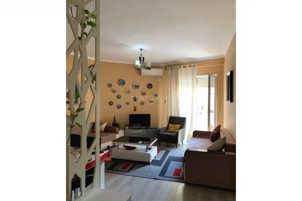 Shtepi ne shitje Apartament ne Durres, 1+1, Mobilimi Pjeserisht e mobiluar, Pagesa 132,000  Euro.