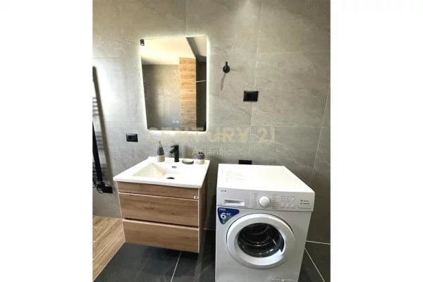 Shtepi ne shitje Apartament ne Durres, 2+1, Mobilimi E mobiluar, Pagesa 180,000  Euro.