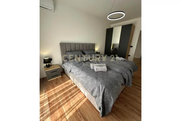 Shtepi ne shitje Apartament ne Durres, 2+1, Mobilimi E mobiluar, Pagesa 180,000  Euro.