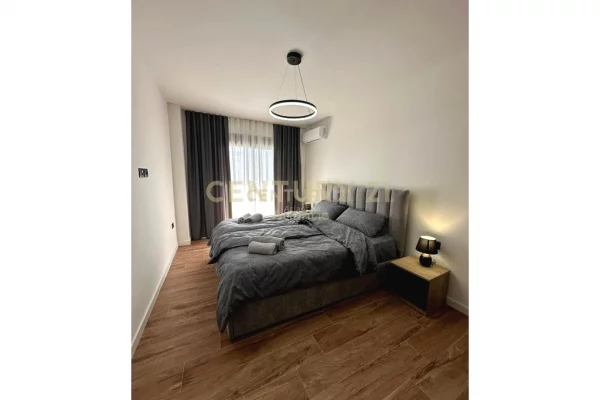 Shtepi ne shitje Apartament ne Durres, 2+1, Mobilimi E mobiluar, Pagesa 180,000  Euro.