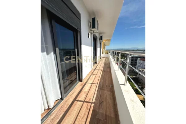 Shtepi ne shitje Apartament ne Durres, 2+1, Mobilimi E mobiluar, Pagesa 180,000  Euro.