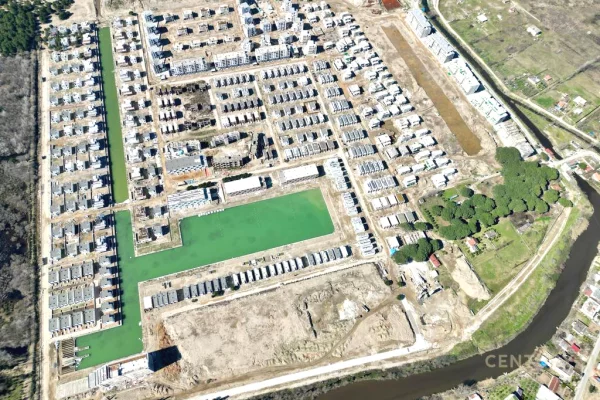 Shtepi ne shitje Vila Luksoze ne Durres, 2+1, Mobilimi Bosh, pa mobiluar, Pagesa 420,000  Euro.