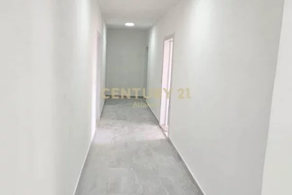 Apartment for sale in Durres 1+1, Emty