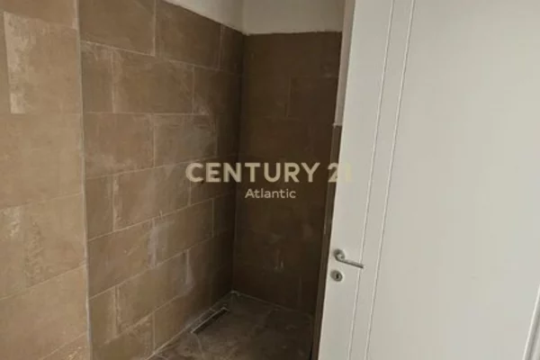 Apartment for sale in Durres 1+1, Emty