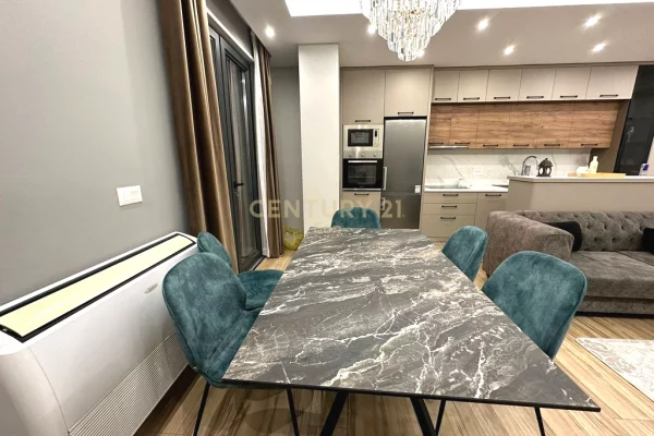 Shtepi ne shitje Apartament ne Durres, 2+1, Mobilimi E mobiluar, Pagesa 360,000  Euro.