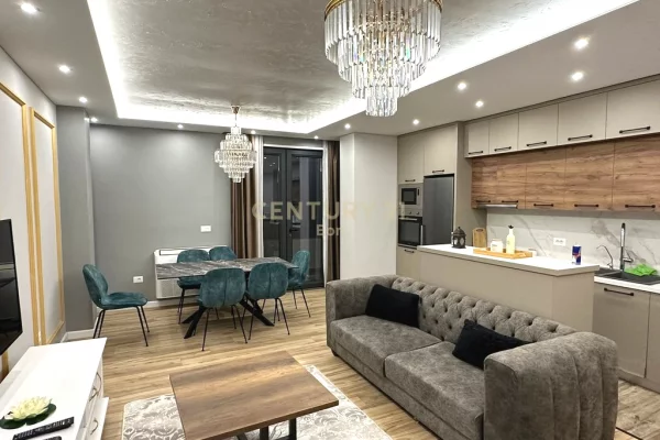 Shtepi ne shitje Apartament ne Durres, 2+1, Mobilimi E mobiluar, Pagesa 360,000  Euro.