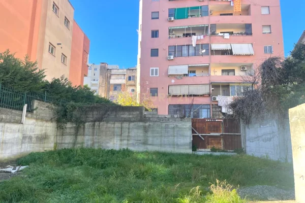 Toke per Shitje me Leje Ndertimi tek Rrugica e Kuminit, Durres !