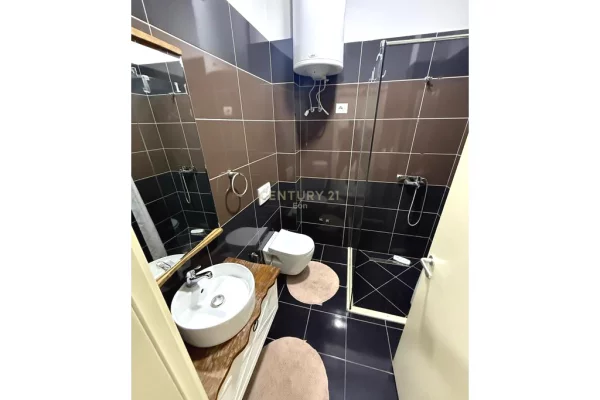 Shtepi ne shitje Apartament ne Durres, 2+1, Mobilimi E mobiluar, Pagesa 310,000  Euro.