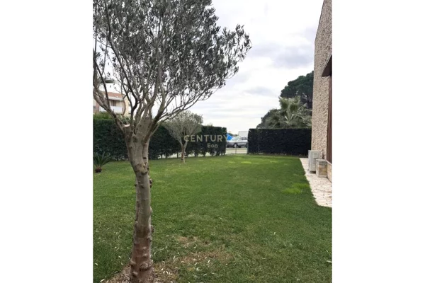 Shtepi ne shitje Apartament ne Durres, 2+1, Mobilimi E mobiluar, Pagesa 310,000  Euro.