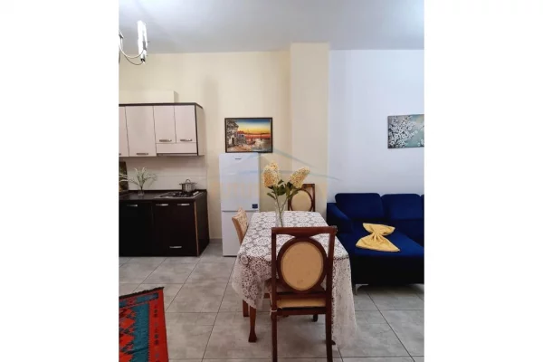 Shtepi ne shitje Apartament ne Durres, 2+1, Mobilimi E mobiluar, Pagesa 120,000  Euro.